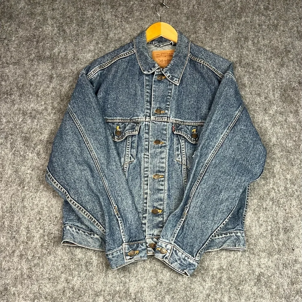 VTG 1995 Levi Blue Jean Jacket 70507 4890 Made USA Light Wash Denim Trucker M